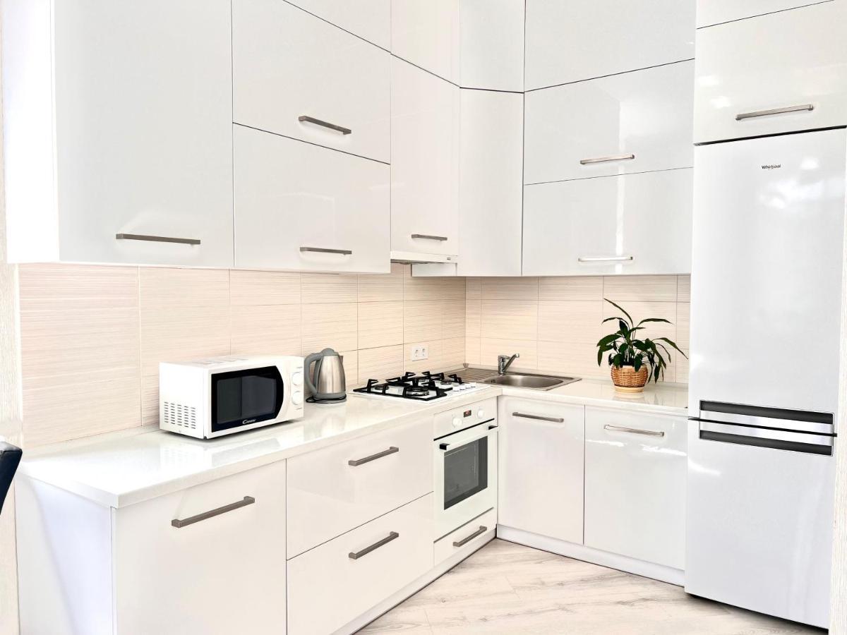 Osapart Cozy Apartment In A Complex Semycvit Lviv Eksteriør billede